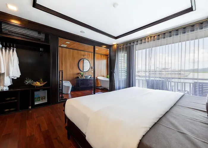 La Regina Legend Cruise Hạ Long